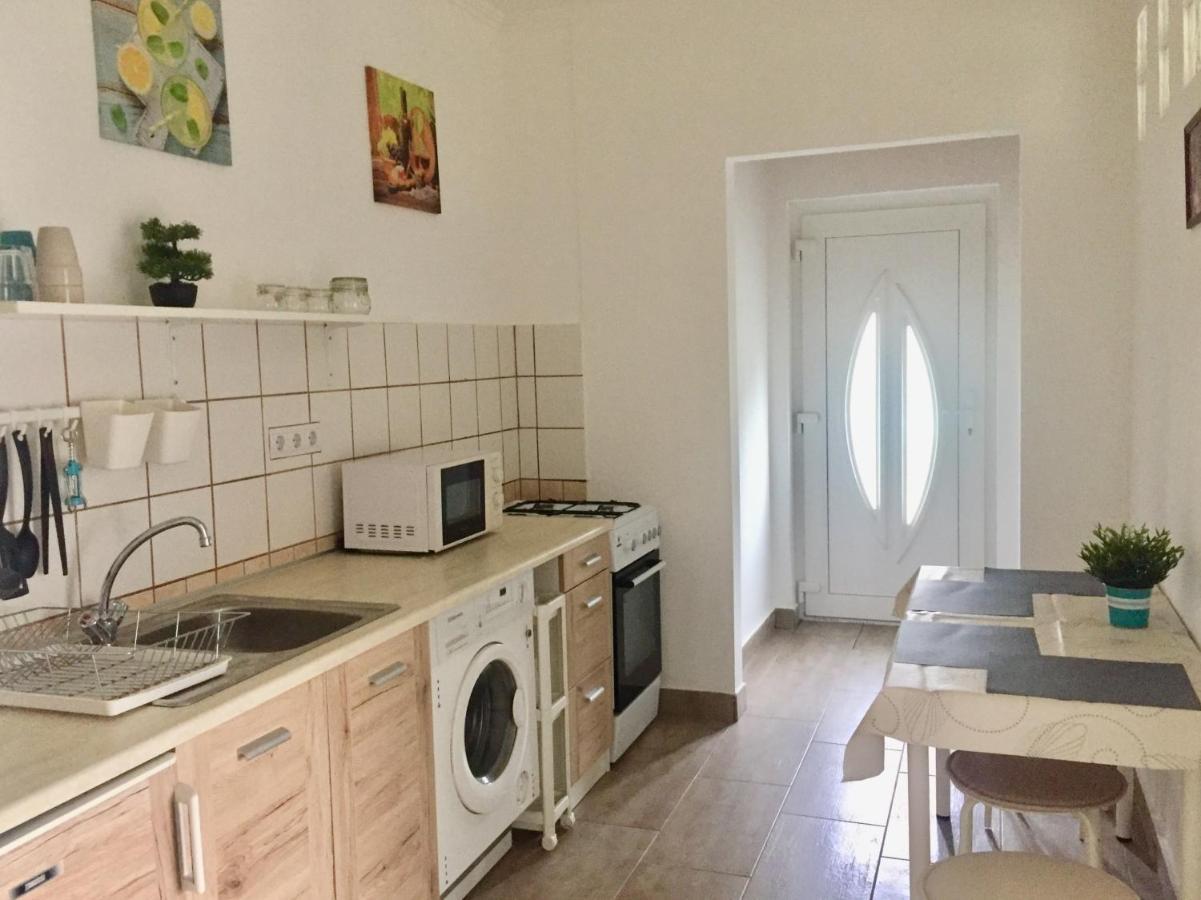 Lelle-Kert Apartman 01 Balatonlelle Luaran gambar